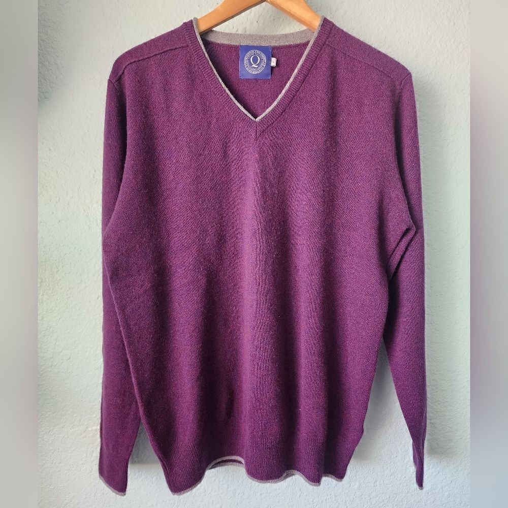 Q Clothier wool cashmere blend V neck sweater